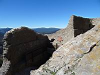Chateau de Queribus, 1ere enceinte, Porte d'entree